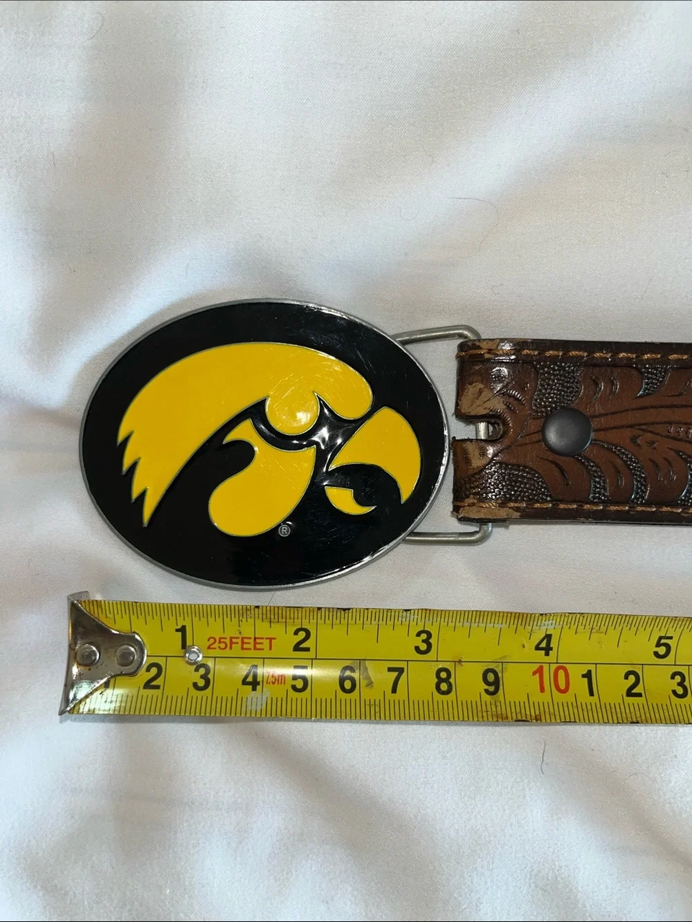 Siskeyou‎ Eagle Head Yellow Black Oval Buckle on Brown Hand Tooled Leather Belt